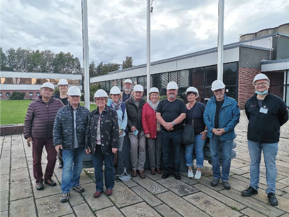 Mitglieder KHV, Gäste und Herr Oertel (rechts) - Quelle: Sammlung Nier